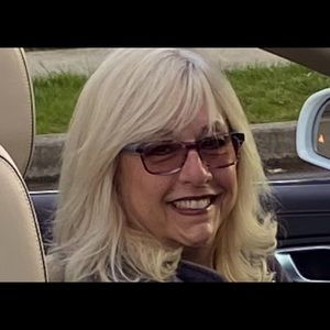 Meet your Posher, Sandi